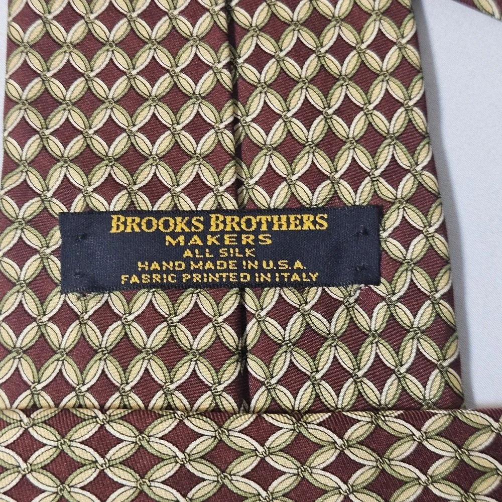 Brooks Brothers Makers Gold Red Stripe Necktie Design Neck Tie Silk Handmade USA